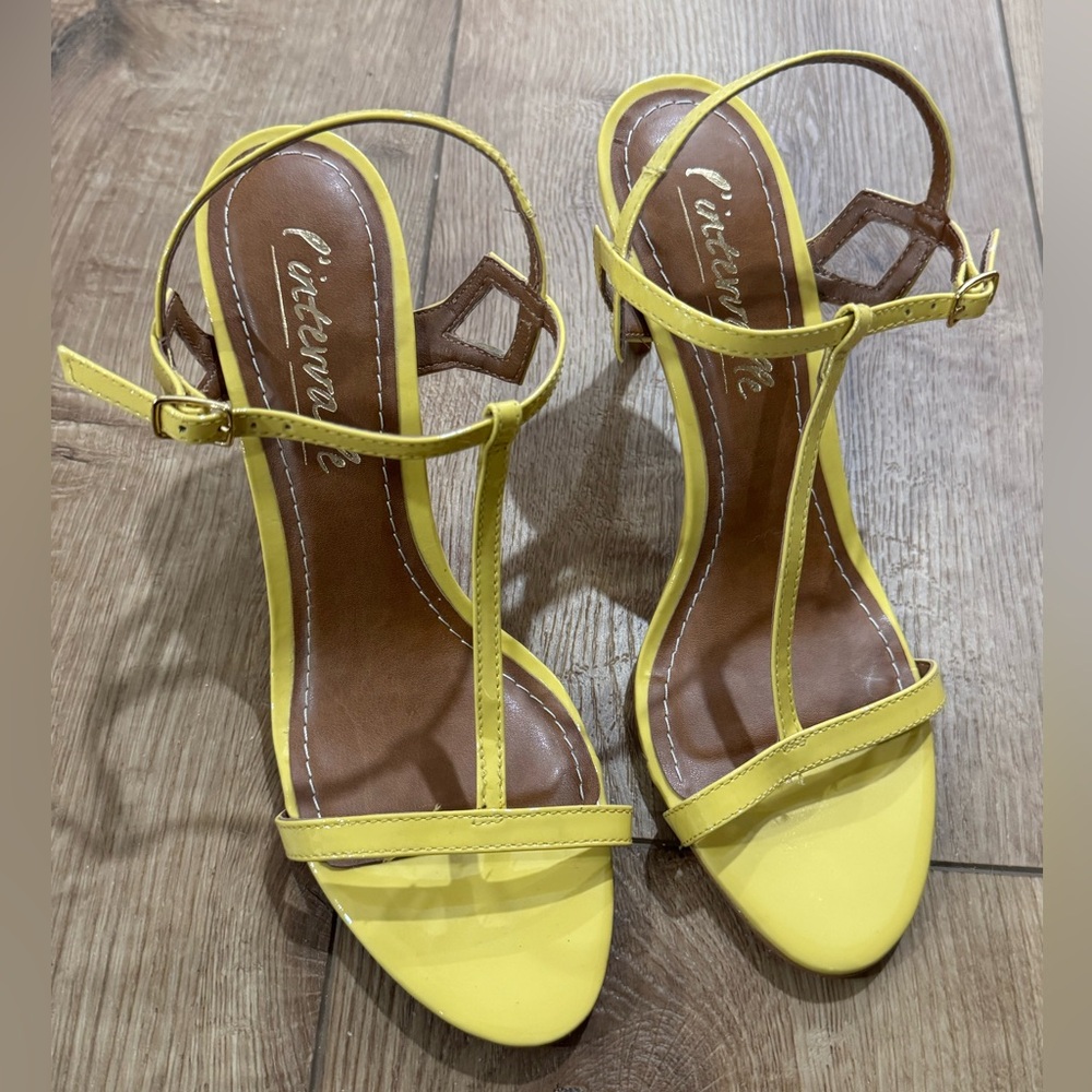 NEVER WORN L'INTERVALLE Mustard Yellow Heeled Sandals